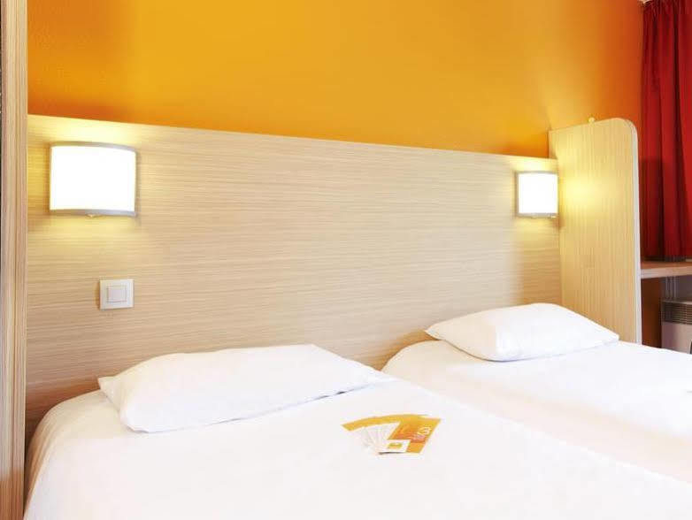 พรีเมียร์ คลาส บัวซี แซ็ง เลเซร์ Hotel บัวส์ซี-แซงต์-เลเชร์ ภายนอก รูปภาพ